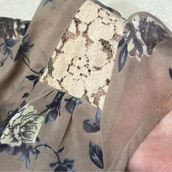 Marisol - Floral Lace Trim Women's Top - Size Small - Picture 10 of 13